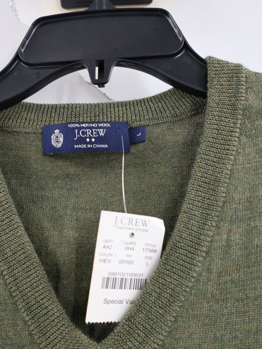 NWT J Crew Sweater Vest Mens Large Merino Wool V Neck Sleeveless Green preppy - Picture 2 of 8
